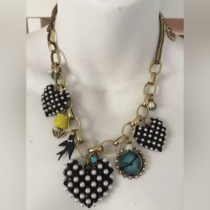 PEARLS AND DOVE NECKLACE